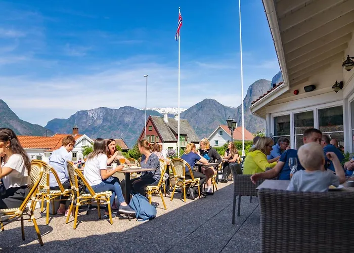 Aurlandsfjord Отель Эурланн