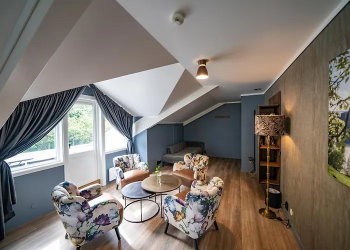 Aurlandsfjord 3* Эурланн